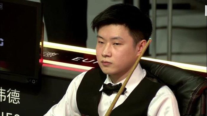 禁欲总裁被揉裆呻吟视频